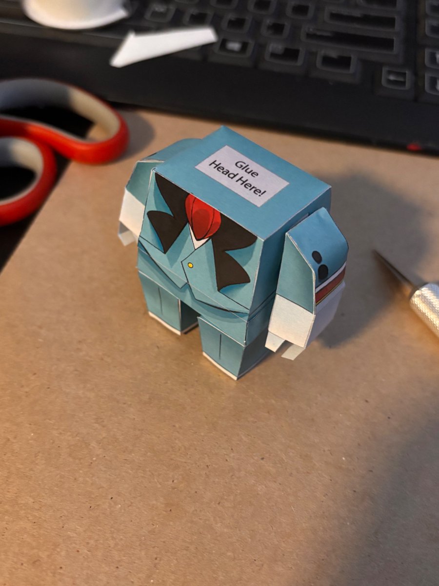 DOCMARVELLO's tweet image. Anyone interested in a #wonkee paper doll pattern? Have to fix his head and give him a hat first but I’ll consider dropping the file if anyone wants their own.
#FortniteArt