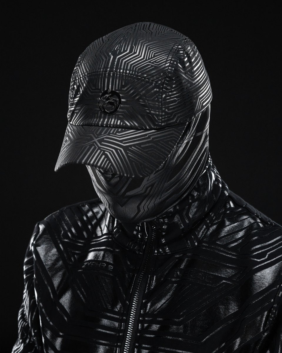 neo4ic's tweet image. The SCYTHE series caps we set out to make a hat that could perform well in active-lifestyle areas, leveraging materials that are lightweight with more stretch and breathable. The pieces also are meant to pair with PRYSM bags, sleeves, scarves and thigh highs. #neo4ic