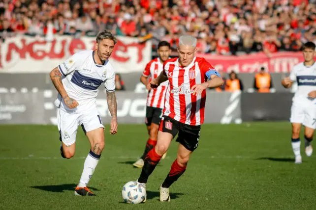 Desde las 16:55 hora 🇦🇷 y las 21:00 para 🇪🇺hacemos <a href="/gimnasiaoficial/">Club de Gimnasia y Esgrima La Plata</a> - <a href="/EdelpOficial/">Estudiantes de La Plata</a> por <a href="/FlashscoreES/">Flashscore.esp</a> y <a href="/besoccer_ES/">BeSoccer</a>. 
Pueden escuchar por las dos aplicaciones o en el siguiente link: 

flashscore.es/partido/futbol…