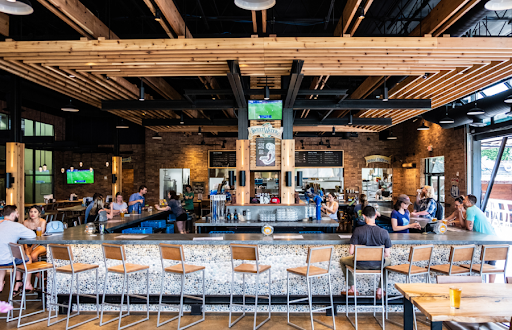 HomePartners's tweet photo. Atlanta's craft breweries are pushing boundaries and redefining flavor with every pour. See how local brewers are changing the game.
https://t.co/pAZctGjppw https://t.co/F1WmtnwIIn