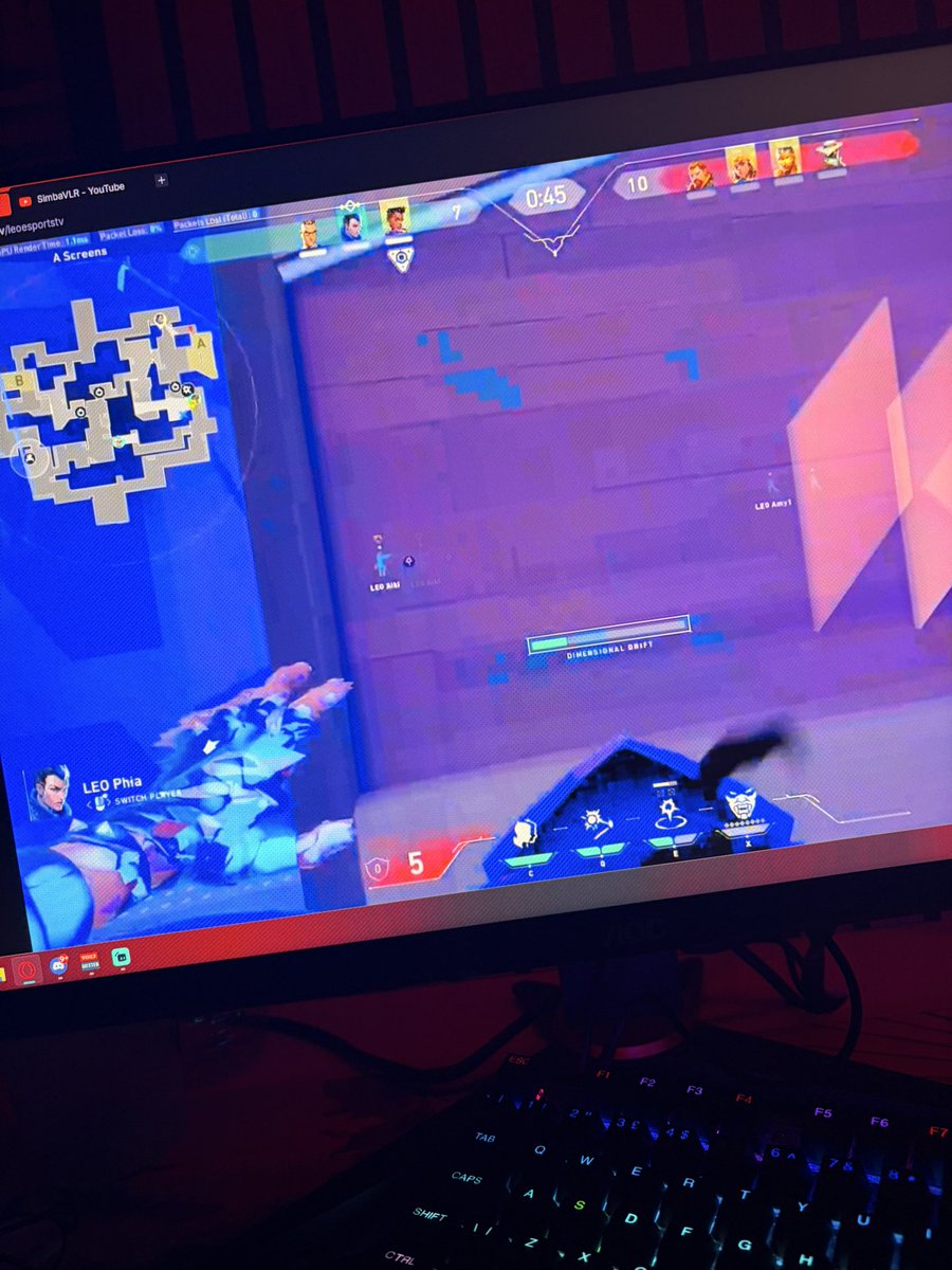 simba__val's tweet image. Watching the goat @Phiavalo