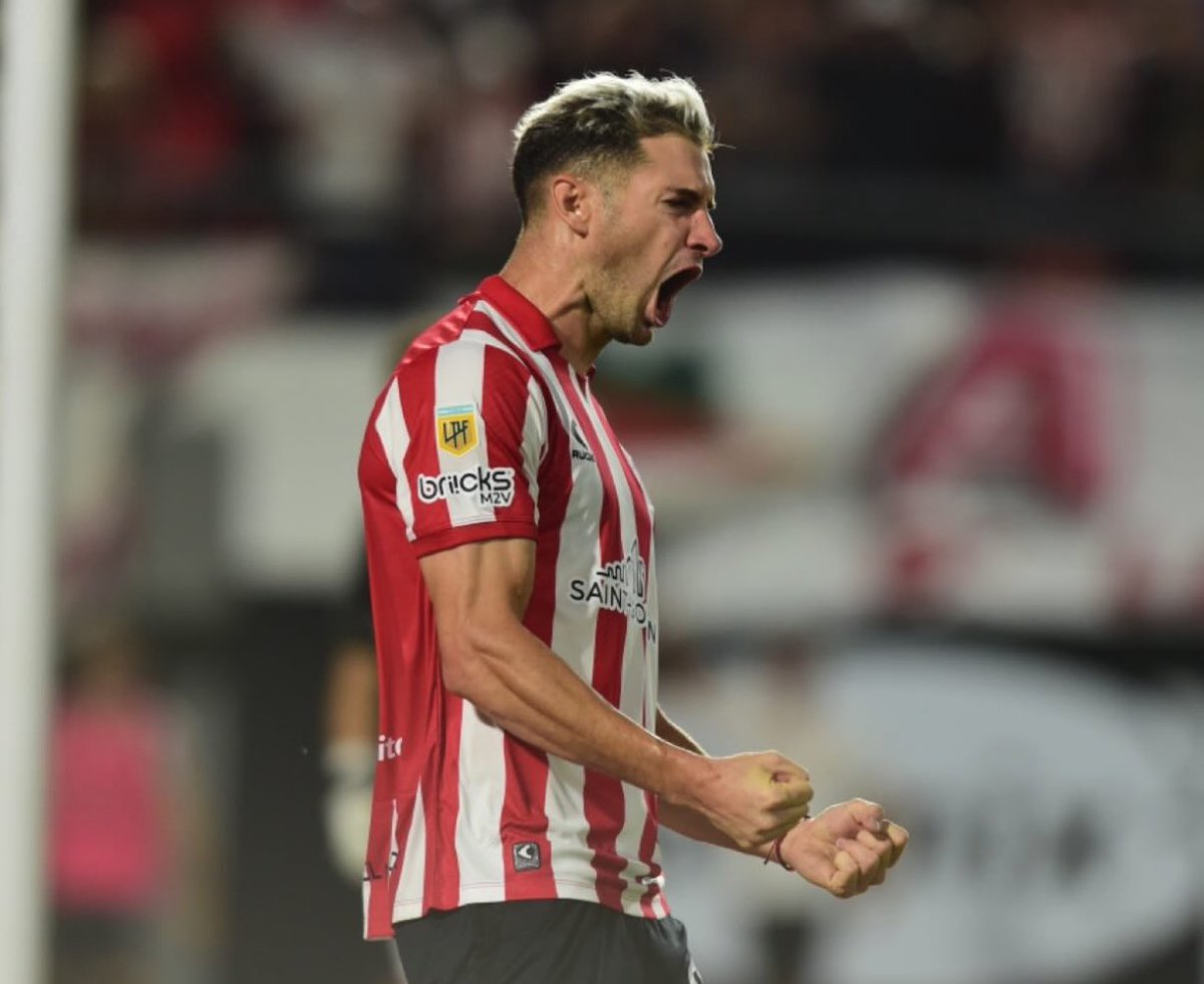 Juannrobledoo's tweet photo. #EDLP Va Alario https://t.co/xzIuxWwanO
