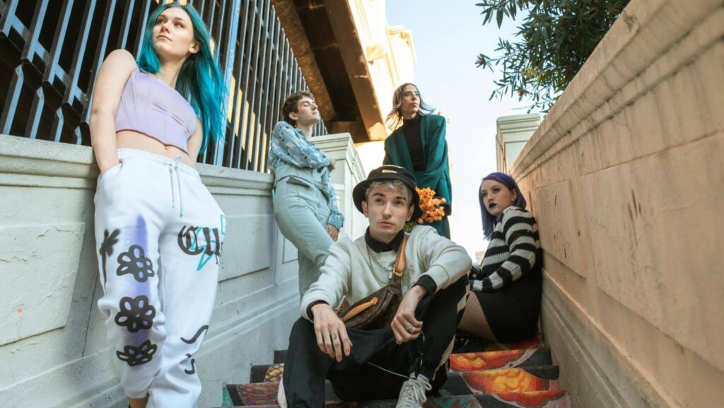 empoderadosec's tweet image. 🚨📉 Gobierno federal cierra línea de prevención del suicidio para jóvenes LGBTQ+. Deja a 1.5M sin apoyo, generando una crisis sin precedentes. The Trevor Project lucha por cubrir el vacío.