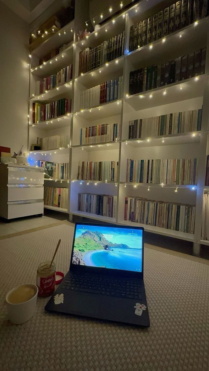 ‼️أعظم مصيبة: أن تنشر المعاصي في مواقع التواصل، ثم تموت، وتبقى ذنوبك مستمرة بعد موتك إن من سعادة المرء أن يموت وتموت معه ذنوبه حاسب نفسك قبل أن تُحاسب فما زالت روحك في جسدك وباب التوبة مفتوح لم يغلق 
بادر بالتوبة واتبع السيئة بالحسنة تمحها...
____✉️●🎈●✉️____