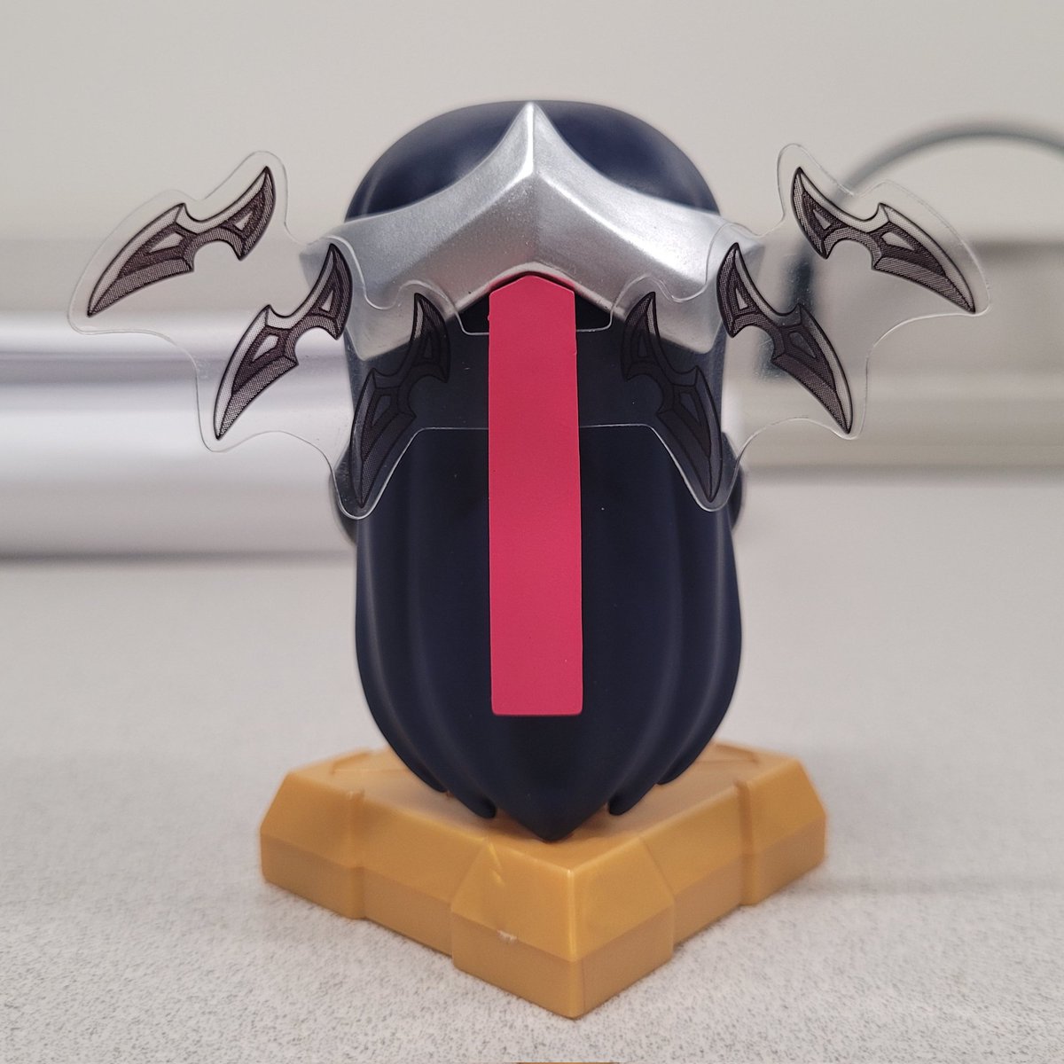 her pout. those big blue eyes. the blades!!

she is the moment. 💕