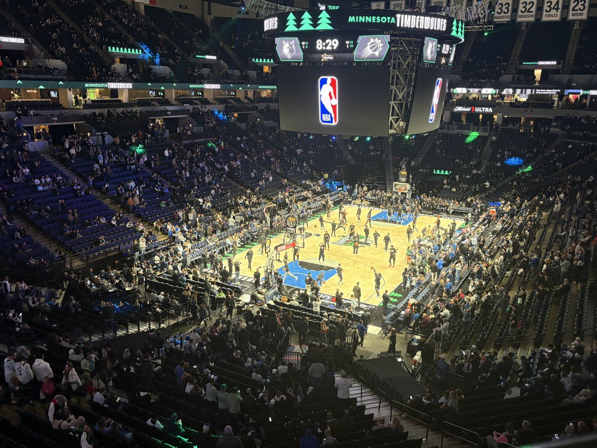 ManCaveSports's tweet image. Greetings from downtown Minneapolis!

#WolvesBack