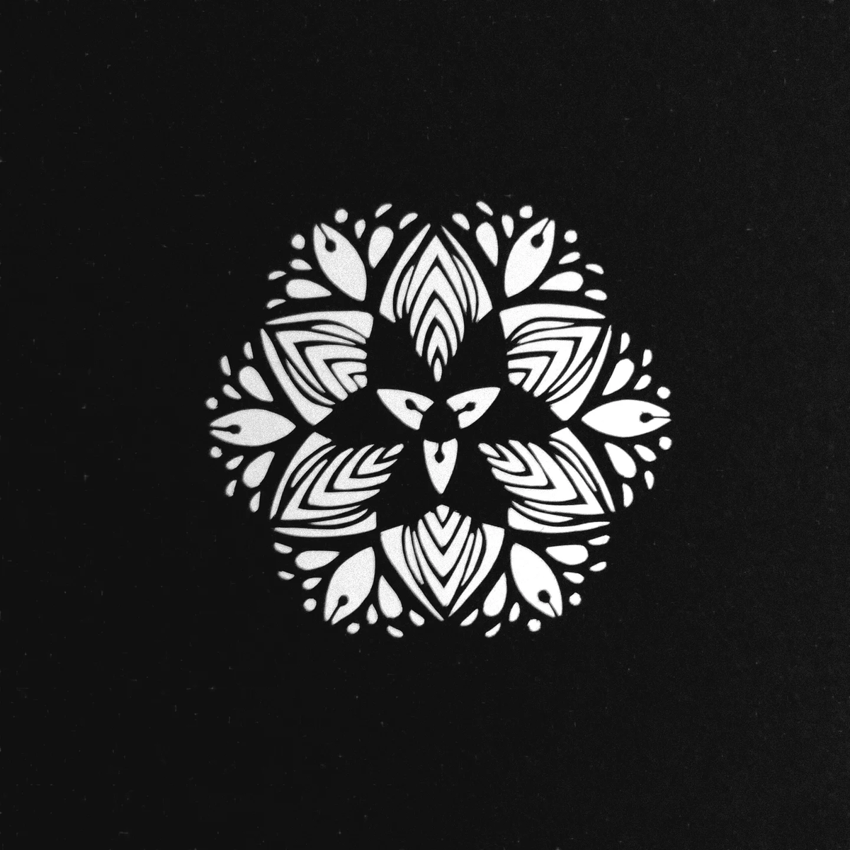 よしを tweet media