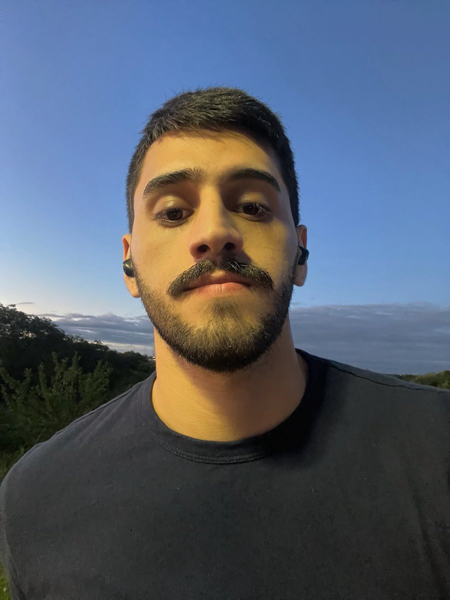 Alejandro tweet media