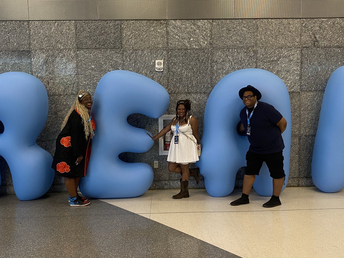 Help us wish a very Happy Birthday to a very important 1/3 of Saber Stories <a href="/RissqueRay/">BL Burrito 🦇</a>🥳🎂