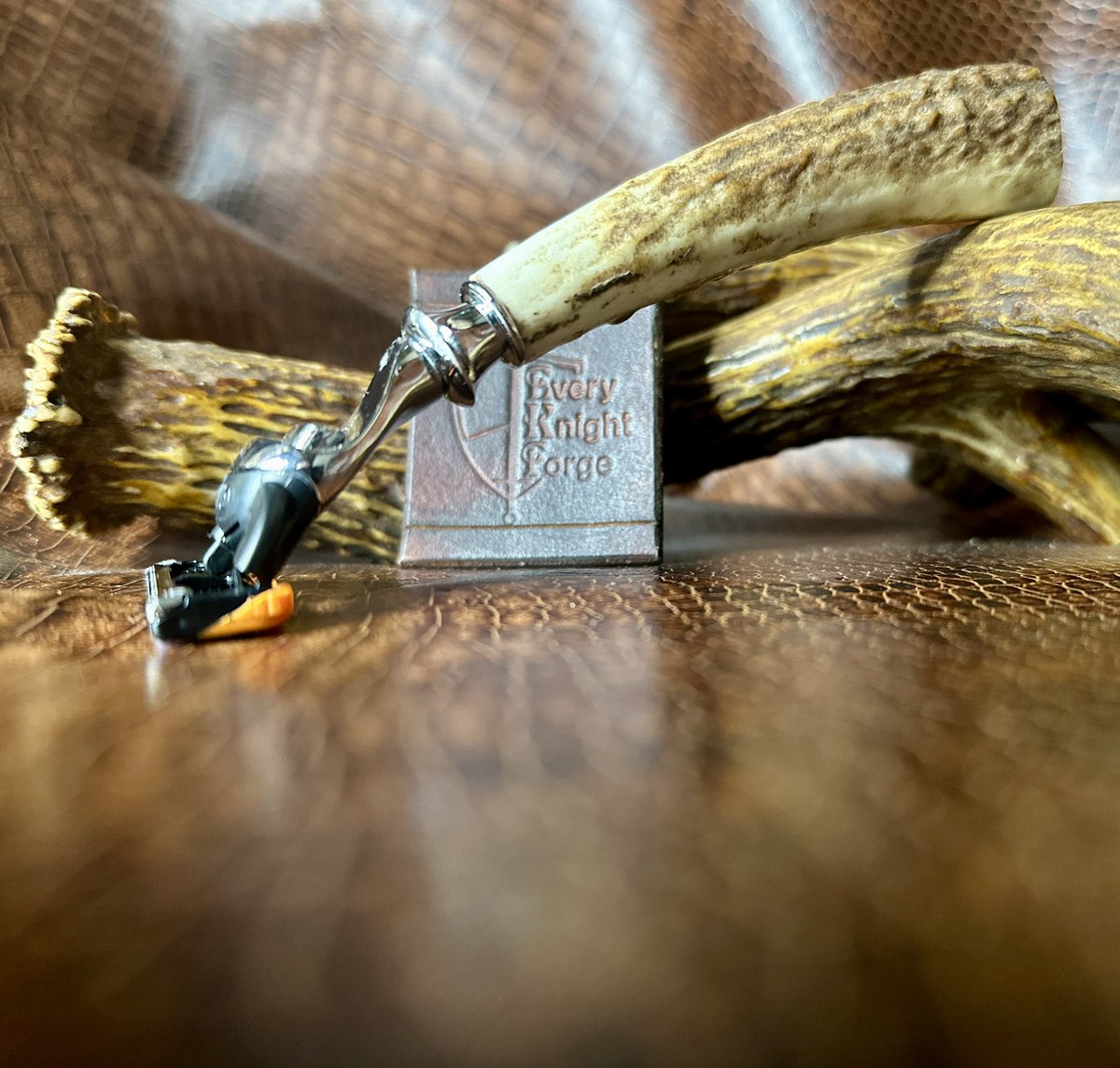 EKForgeLLC's tweet photo. On its way to Bella Rose in CA.  Hope it provides shaving service and enjoyment for years to come! #WetShaving #Shaving #Shave #SOTD #Lather #MenGift #WetShaveClub #Barber #Antler #Hunting #Fishing #HandMade #MadeinUSA #ShavingSoap #Barbershop #ShaveLikeaMan #ShaveLikeABoss https://t.co/EbM6pSSgsu