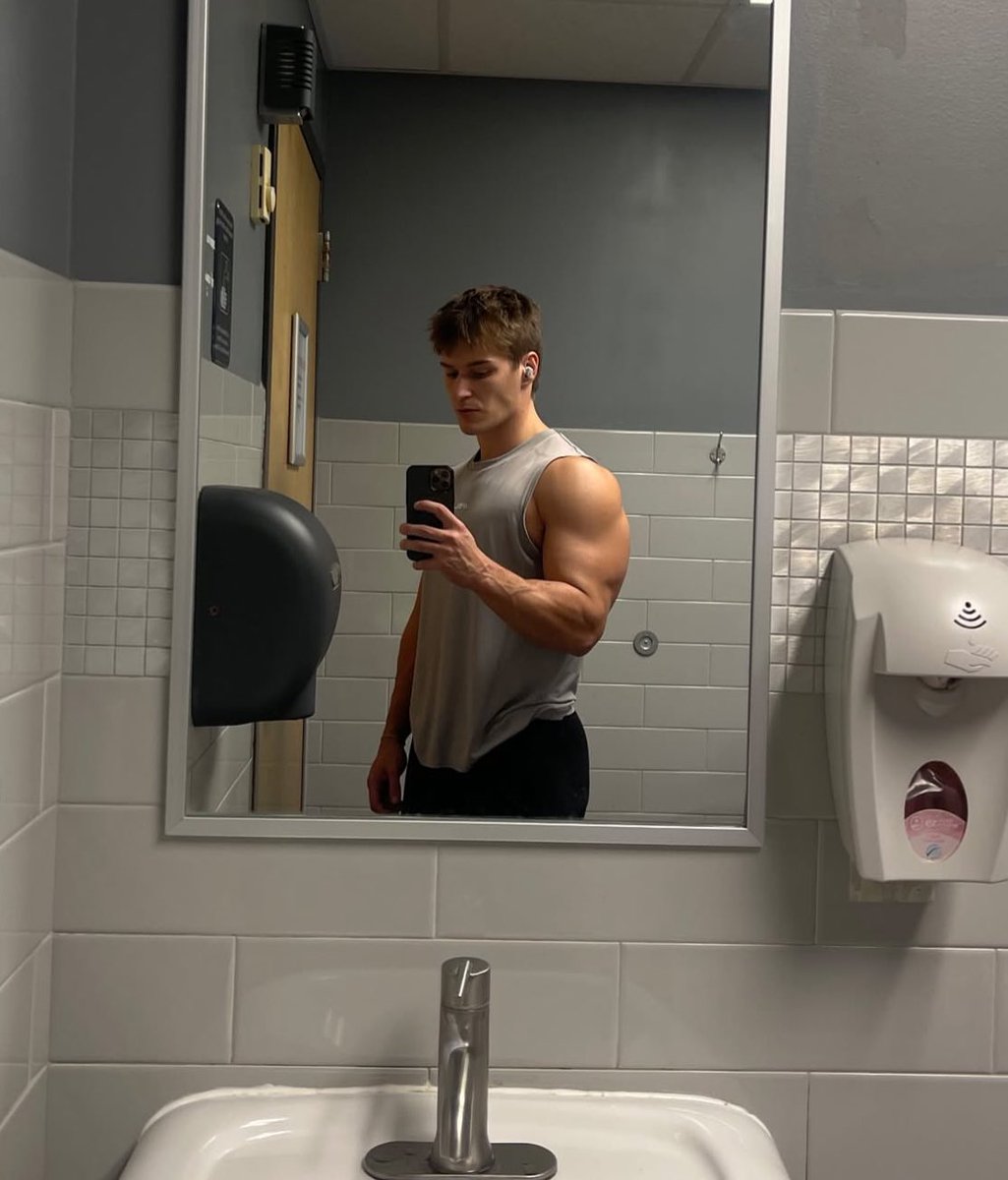 austinGod0's tweet image. You are my b!tch