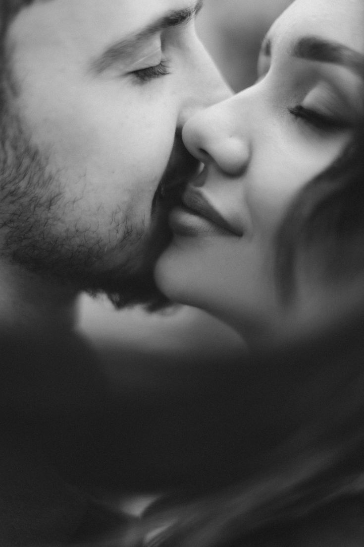 ملائكيٌ وجهك ابتسامتك صوتك طريقة كلامك طبيعتكَ الصامتة . . .
كأنك سقطت من الجنة 💛