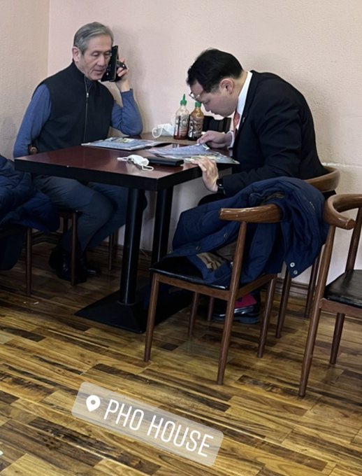 -За миний хүү өнөөдөр очоод ингэж хэл, бичээд ав. Наанаа буруу бичсэн байна. Эр үгийн ы орно🤣🤣🤣