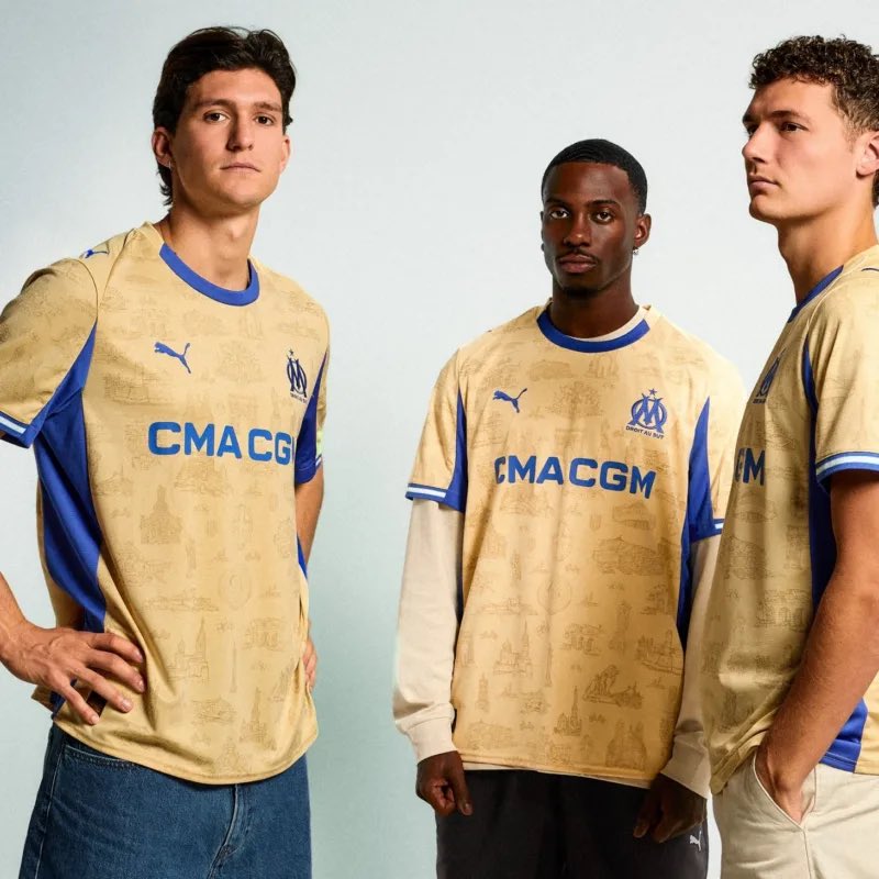 LaMinuteOM_'s tweet image. JEU-CONCOURS ! 

Les amis, on vous régale 🎉

Tente de gagner le maillot de ton choix de l’Olympique de Marseille ! 🔥💙

Pour participer, rien de plus simple :
1️⃣ Likez et RT ce tweet 🔄❤️

2️⃣ Suivez @LaMinuteOM_ &amp;amp; @MediaFootInside

3️⃣ Tag un(e) ami(e) en commentaire

📆 TAS…