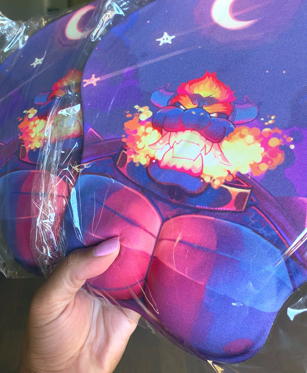 BiteDiamond's tweet image. These are the last two Bowser mousepads I have in shop! Once sold out they won’t be back for a while 

Diamondwerewolf [dot] Bigcartel [dot] com