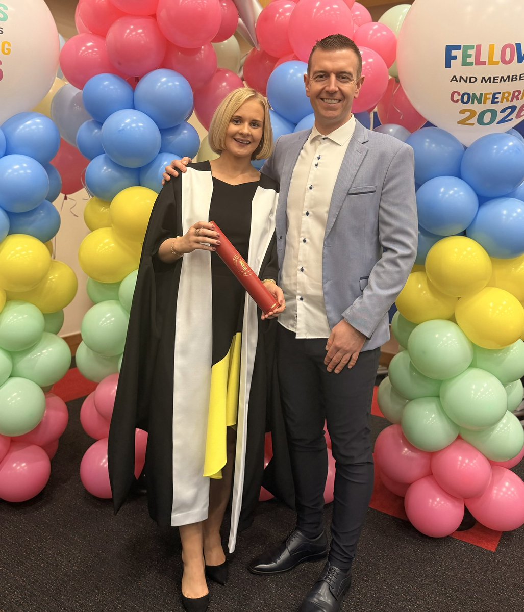 Helen Hobson tweet media