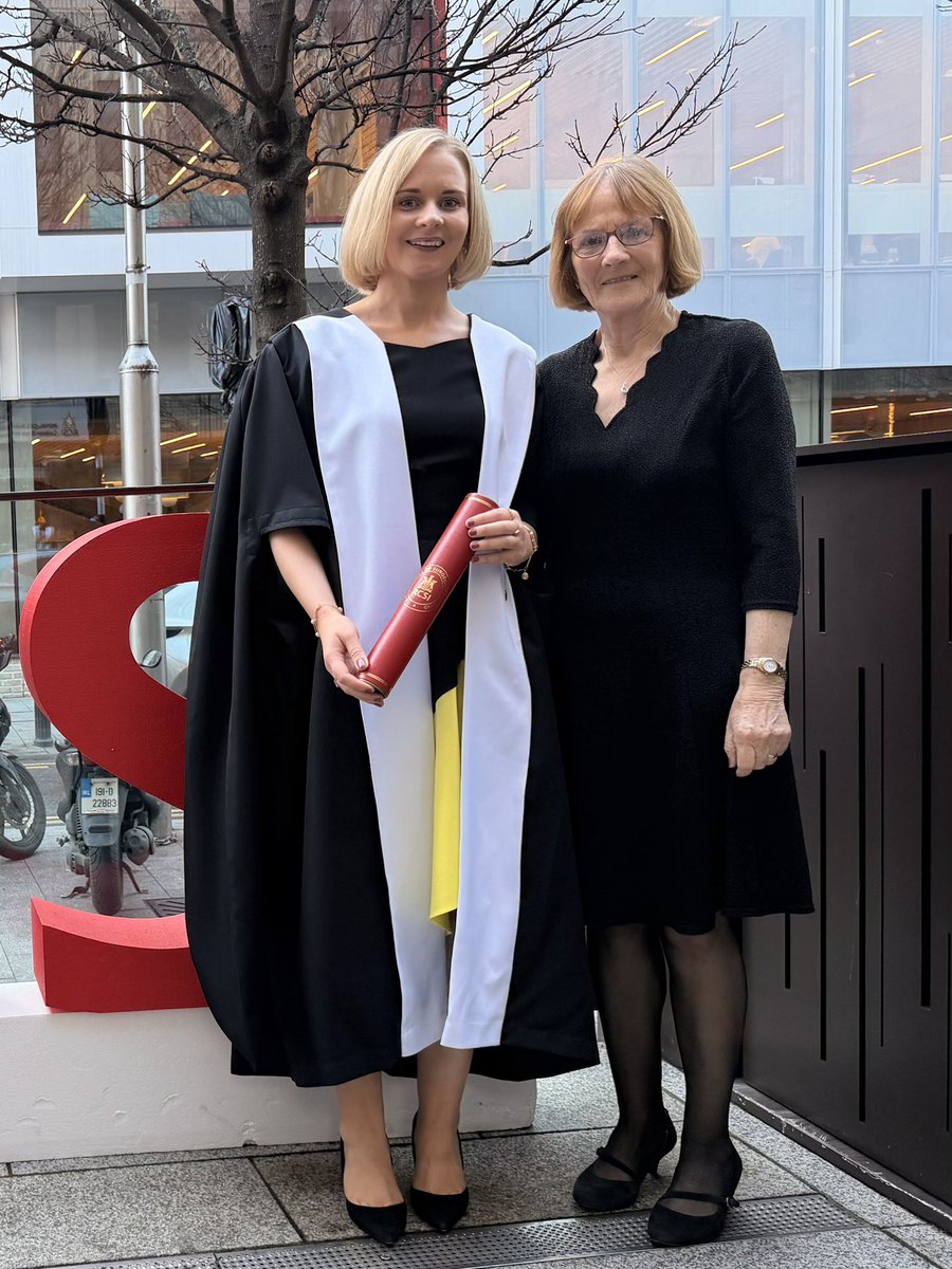 Helen Hobson tweet media