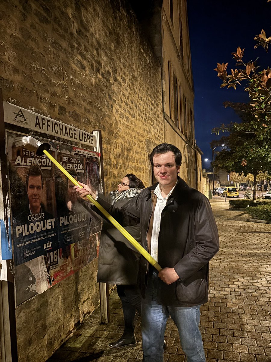 Tournée collage pour diffuser notre nouvelle affiche de campagne #RetrouverAlencon en vue des #municipales2026.

Rejoignez notre liste <a href="/RNational_off/">Rassemblement National</a> et <a href="/partiudr/">UDR</a> pour une ville sûre où il fait bon vivre !