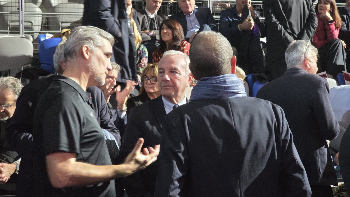 JeanLeonetti's tweet image. Ce soir, à l’Azurarena, le TOP 500 @Tribuca  / @UPE_06 l met à l’honneur les entreprises qui font rayonner notre territoire. 
Je suis particulièrement fier d&apos;avoir remis le &quot;trophée Leader&quot; 🏆 qui récompense les entreprises qui rayonnent au delà de nos frontières, à la société…