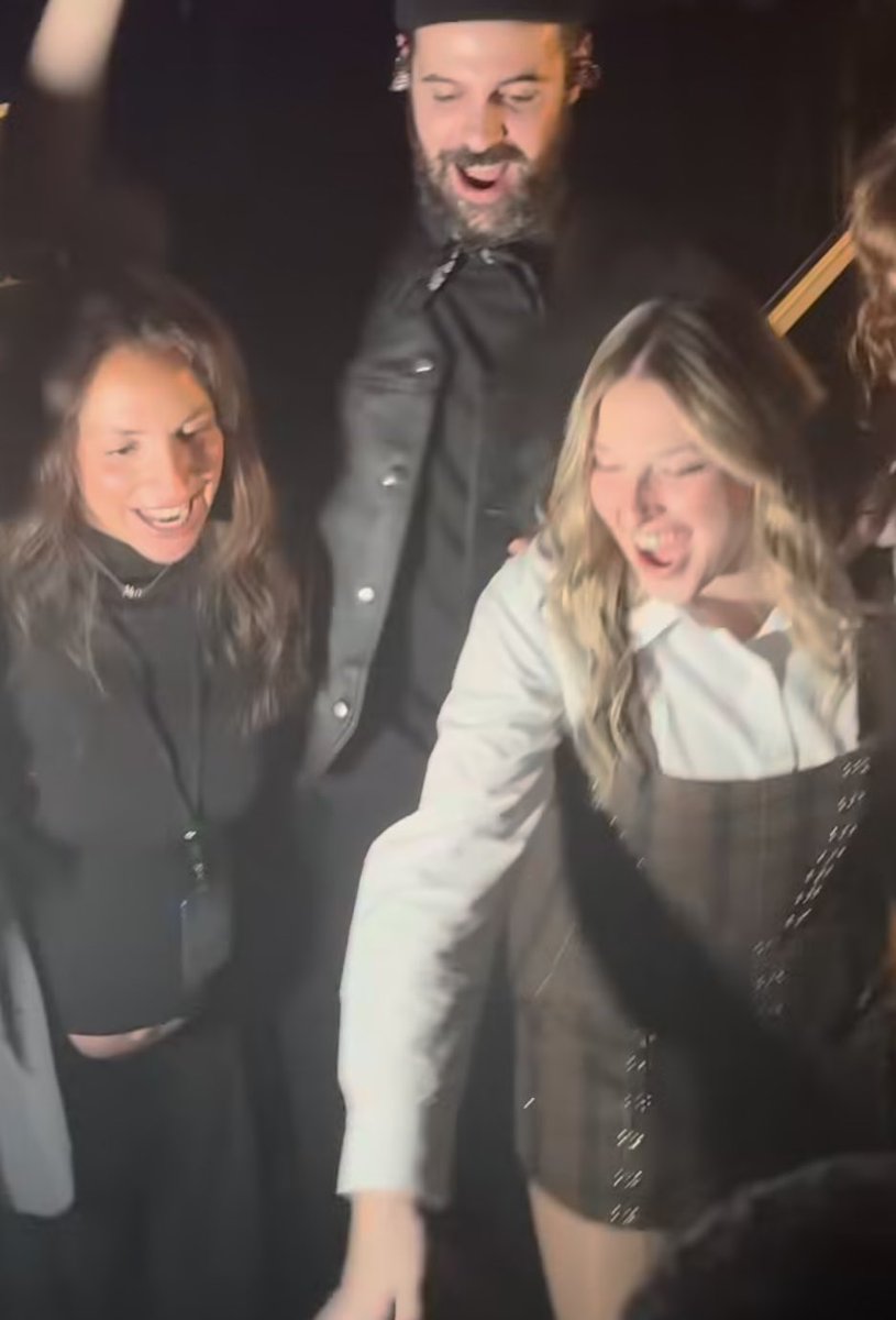 sarah 💌 tweet media