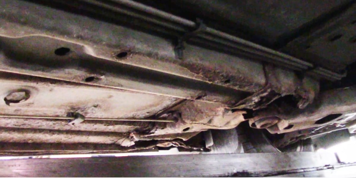 RStewartPerry's tweet image. As winter settles in across Kentucky, snow and icy conditions have already prompted road crews to treat highways and streets with materials that could harm your car. st8.fm/4pZomJD