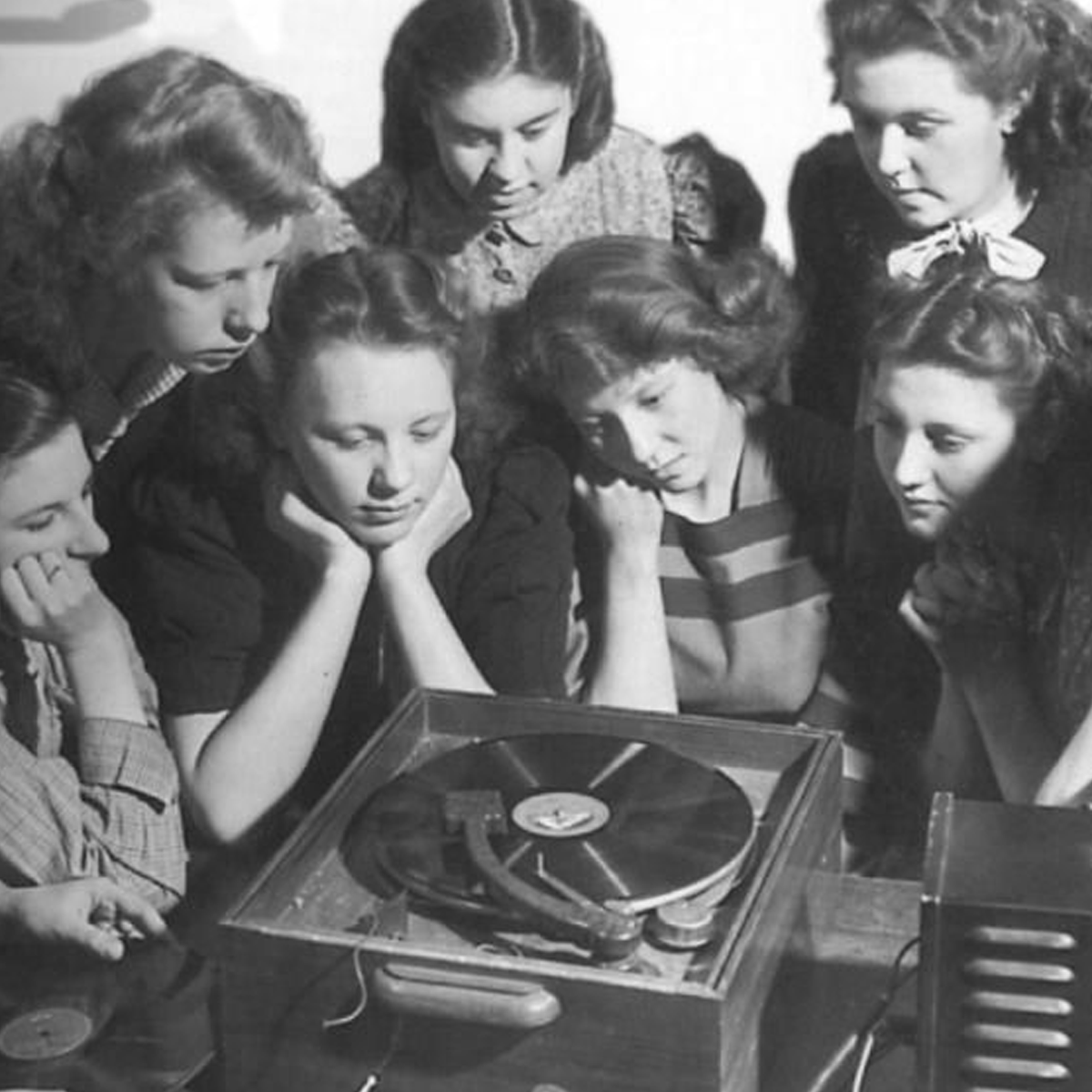 perfectradio1's tweet photo. Monday's #NewMusic on https://t.co/8kQYOoczYe 

Anna Smyrk - This is a Drill
ZOCO - Searching
Howling Bells - Chimera
TCBYML - Alt Songs (Compilation Album) https://t.co/gKq8TCrjif