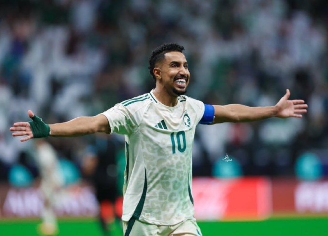 من بعد ٢٠١٨ 

سالم الدوسري هو اللاعب السعودي الوحيد اللي تأمل عليه 
و انظلم جداً بأنه جاء بوقت هالجيل الهزيل فنياً 

هو الوحيد اللي عنده الشخصيه والامكانيات والحضور اللافت 
يكفي انه اللاعب السعودي الهجومي الوحيد اللي ماسك خانته بتواجد هذا الكم الهائل من المحترفين العالميين