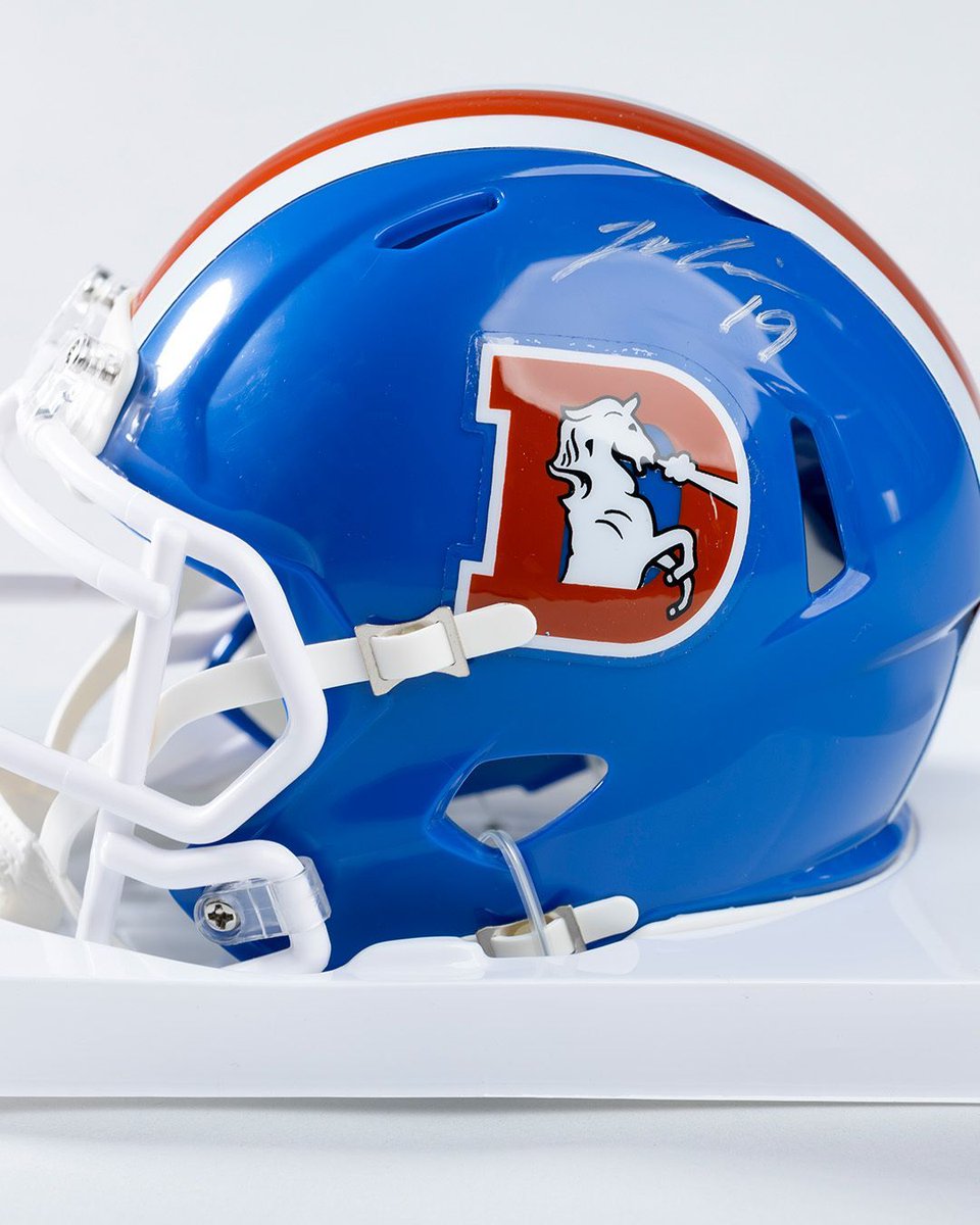 🚨 #ProBowlVote giveaway 🚨
RT + comment for your chance to win a signed @marvindmims throwback mini helmet!