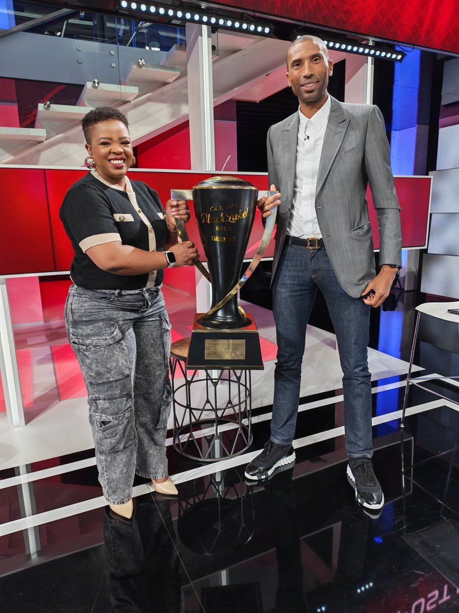Simphiwe_Dludlu's tweet photo. I really appreciate what Coach Ouaddou ☠️said about working with local coaches as a foreign coach. We often overlook that element of the game, especially when you have 98% of SA 11 official language speaking players in the club. 
Bravo entraîneur @orlandopirates https://t.co/tOboiRIpBy