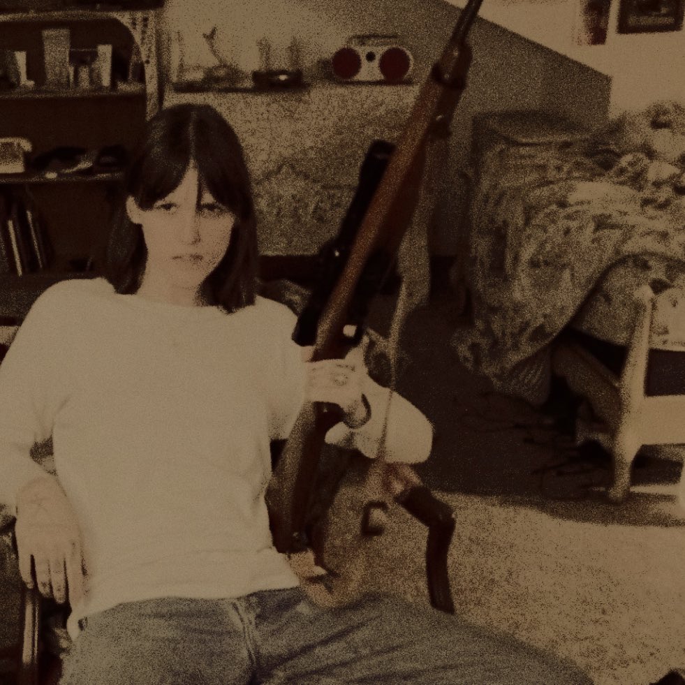 i actually don’t like boys. 

         i like guns. 

                  ( 𝖺𝗇𝖽 𝗄𝗂𝗌𝗌𝗂𝗇𝗀 𝗀𝗂𝗋𝗅𝗌. )