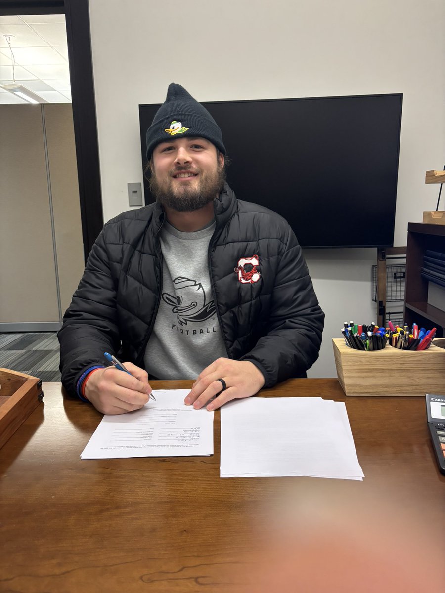 Schultz_Report's tweet image. Source: The #Giants are signing DT Casey Rogers, who initially got his start in the NFL as an undrafted free agent with the organization in 2024.

He spent time with the Bills in the summer.