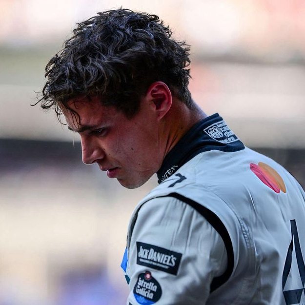 ً (@hourlyfrando) on Twitter photo 