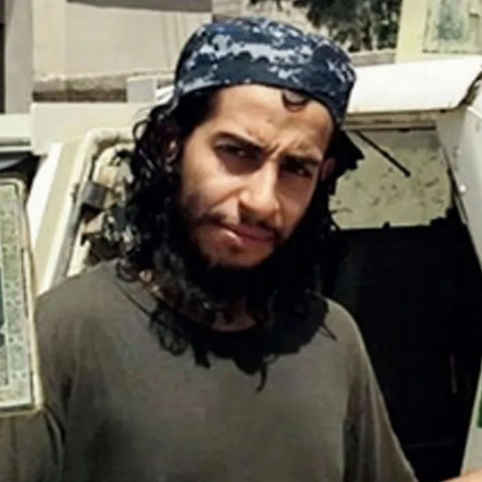 jyves94's tweet photo. @ALeaument 🚨 ALERTE 🚨
Pour rappel le magazine #Basta qu'Antoine Léaument cite, comptait la mort des frères #Kouachi, Abdelhamid #Abaaoud et de Mohammed #Merah dans son décompte des gens tués par la police.
On a les sources qu'on mérite.
#LFI #Collabos #Parasites #Baltringues https://t.co/0Mn2oG6WeL