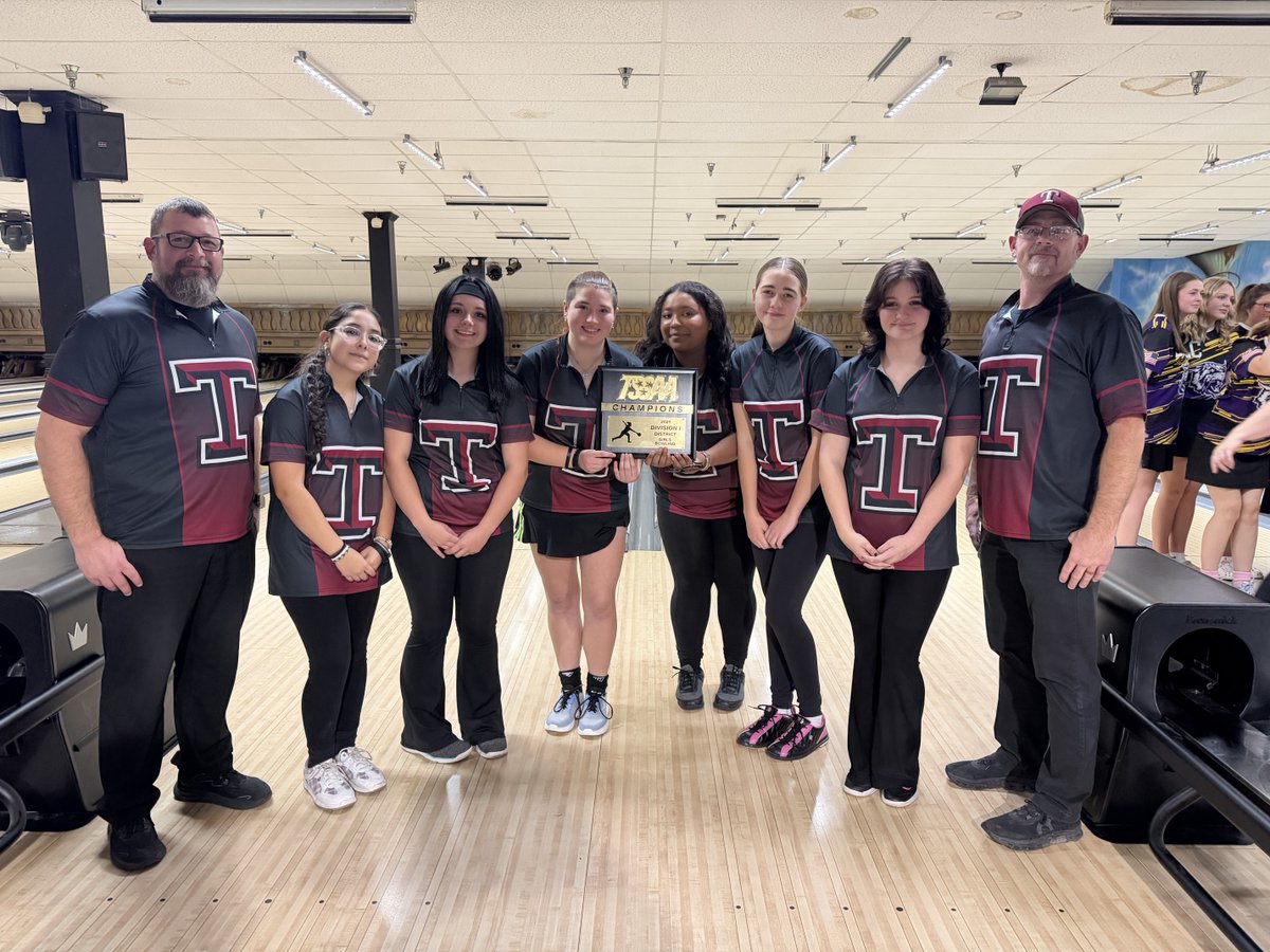 THS girls win the district bowling title. Way to go ladies! ⁦<a href="/TCSPublic/">TullahomaCitySchools</a>⁩ ⁦<a href="/TullahomaHS/">Tullahoma HS</a>⁩