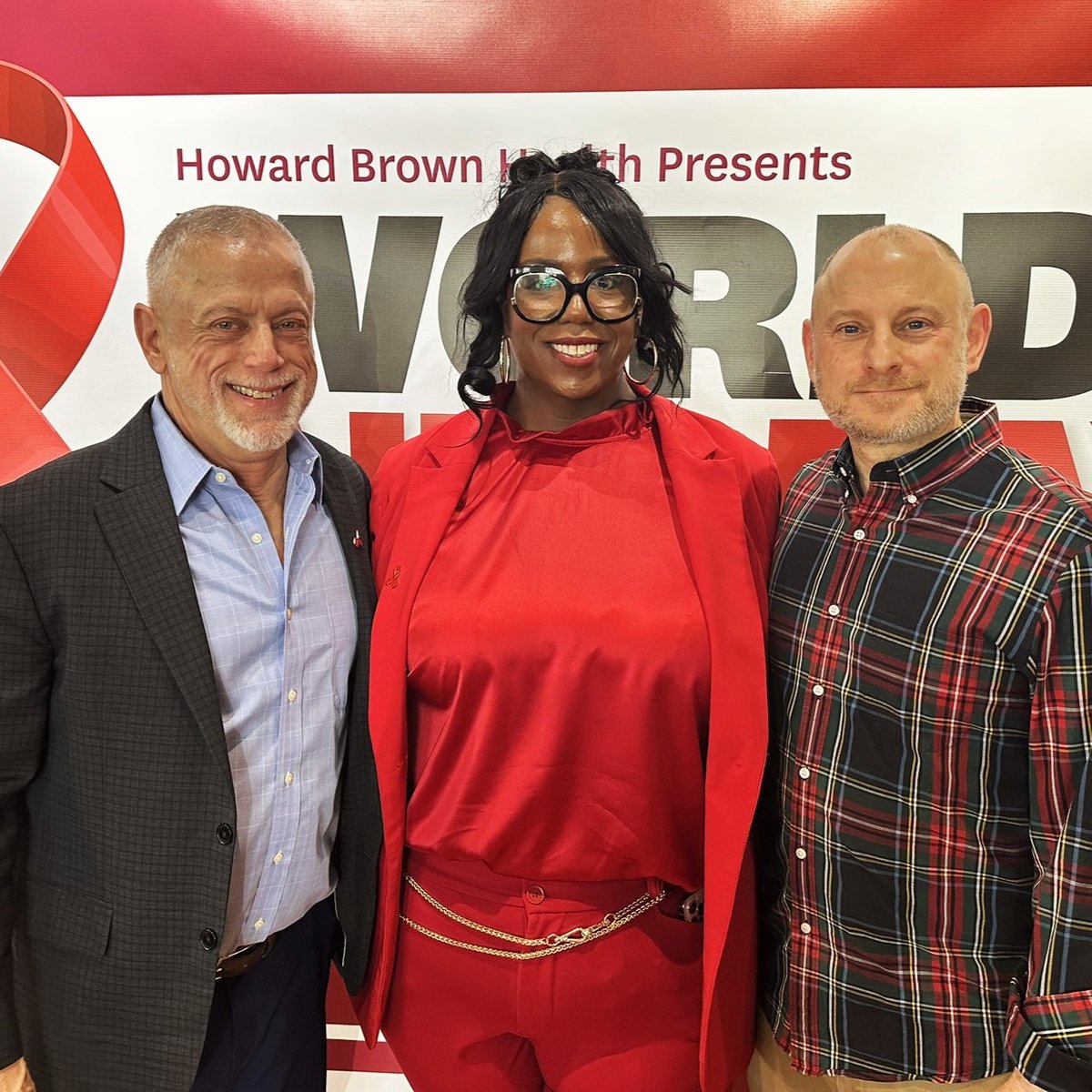 howardbrownhc's tweet photo. Thank you so much for joining us for our World AIDS Day commemoration yesterday in Bronzeville! It was an honor to work alongside our friends at Life is Work to fight HIV stigma, highlight the vital work of our peers, and get our community members connected to the care they need. https://t.co/83zCTrS6Ia