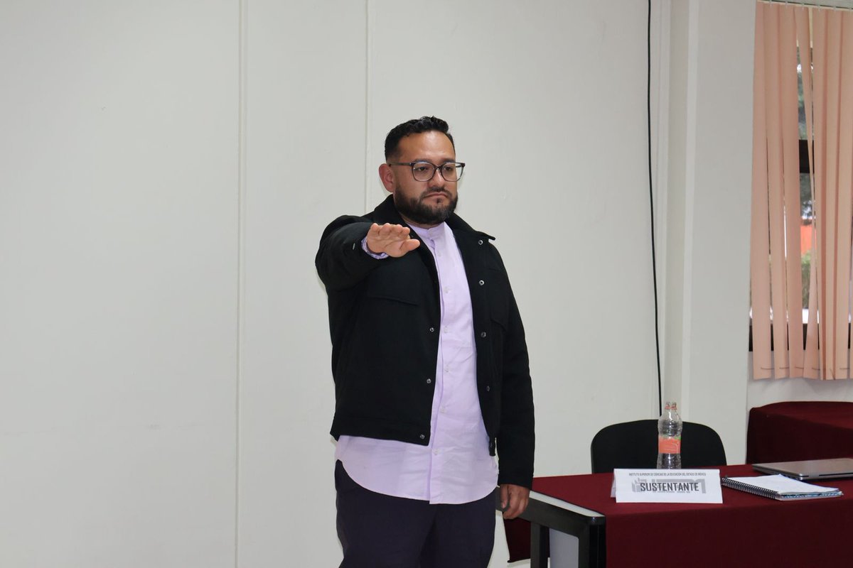 isceem_oficial's tweet image. #ExamenDeGrado | Para obtener el grado de Doctor en Ciencias de la Educación, Arturo Ramírez Ruiz sustentó la Tesis "Bicicletear el pueblo: tensiones, territorialidad y tradición en una experiencia educativa juvenil comunitaria".
¡Enhorabuena!
#EducaciónDeExcelecia
#ISCEEM