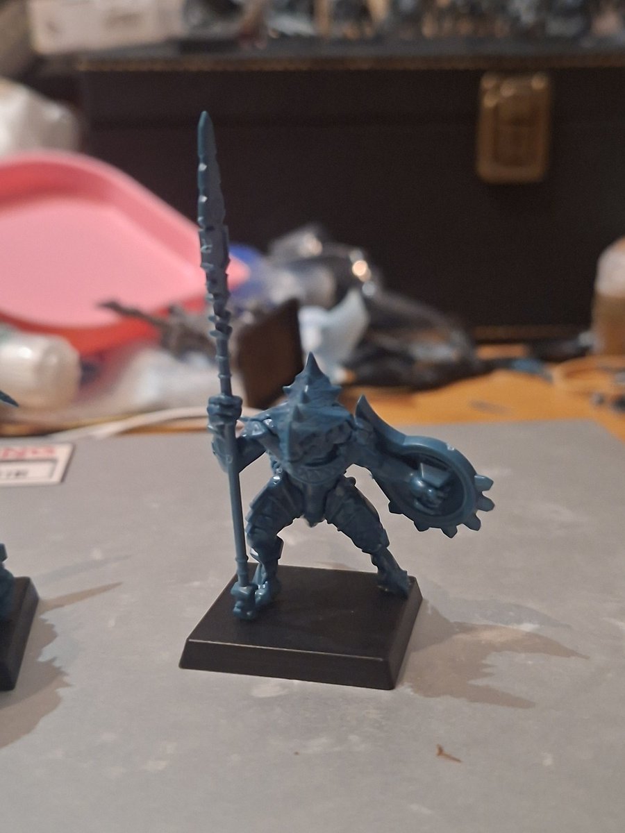 Dennett86's tweet image. The start of the Lizardmen for #TheOldWorld! Will be used as a Scar veteran and then unit champion and basic sarus warrior. 10 Temple Guard, 3 Kroxigors, 10 Saurus Warriors and 5 Cold One Riders left to build!! #Nerdlings #WarhammerCommunity