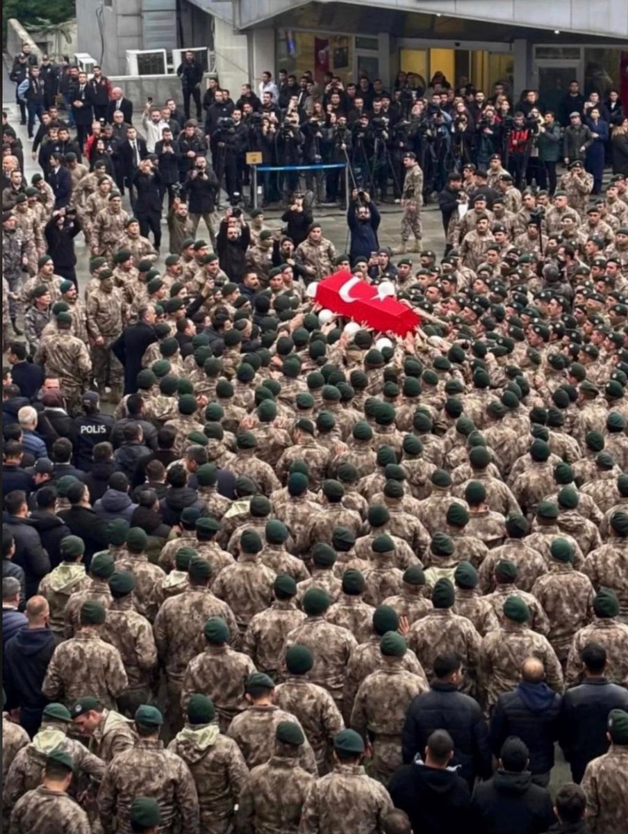 Vatan uğruna can verenler ölümsüzdür.