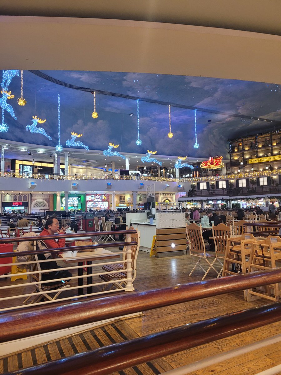 Dat_Nightmare2's tweet image. Hey sis I took the bus somewhere different.. This is our first gentrified shopping centre.. I forgot how cute it is... 😍 @CrumbleNow @ChayMaster52915