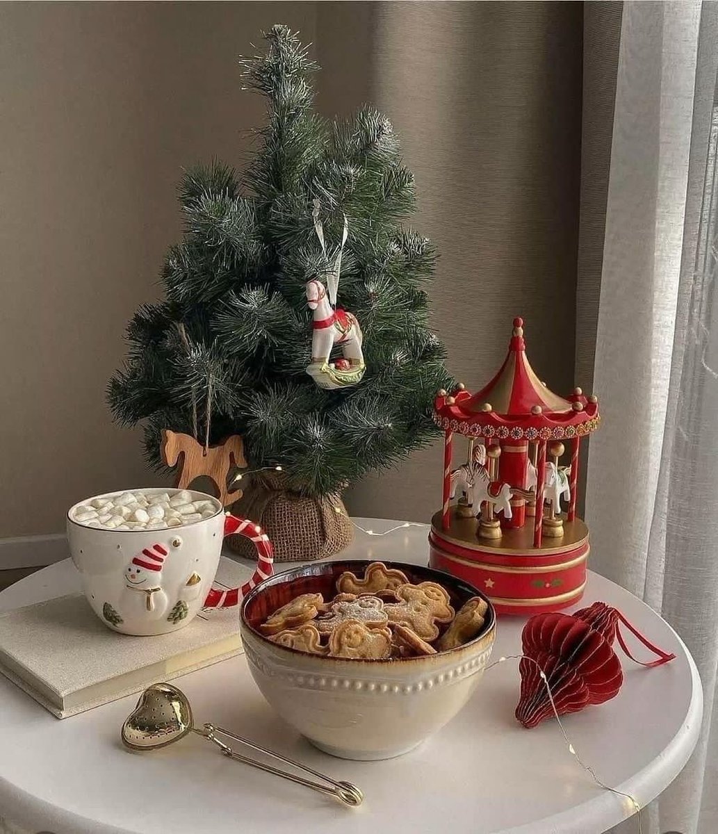 etherealdior's tweet photo. 15 days until christmas! https://t.co/8RSV1QnwTa