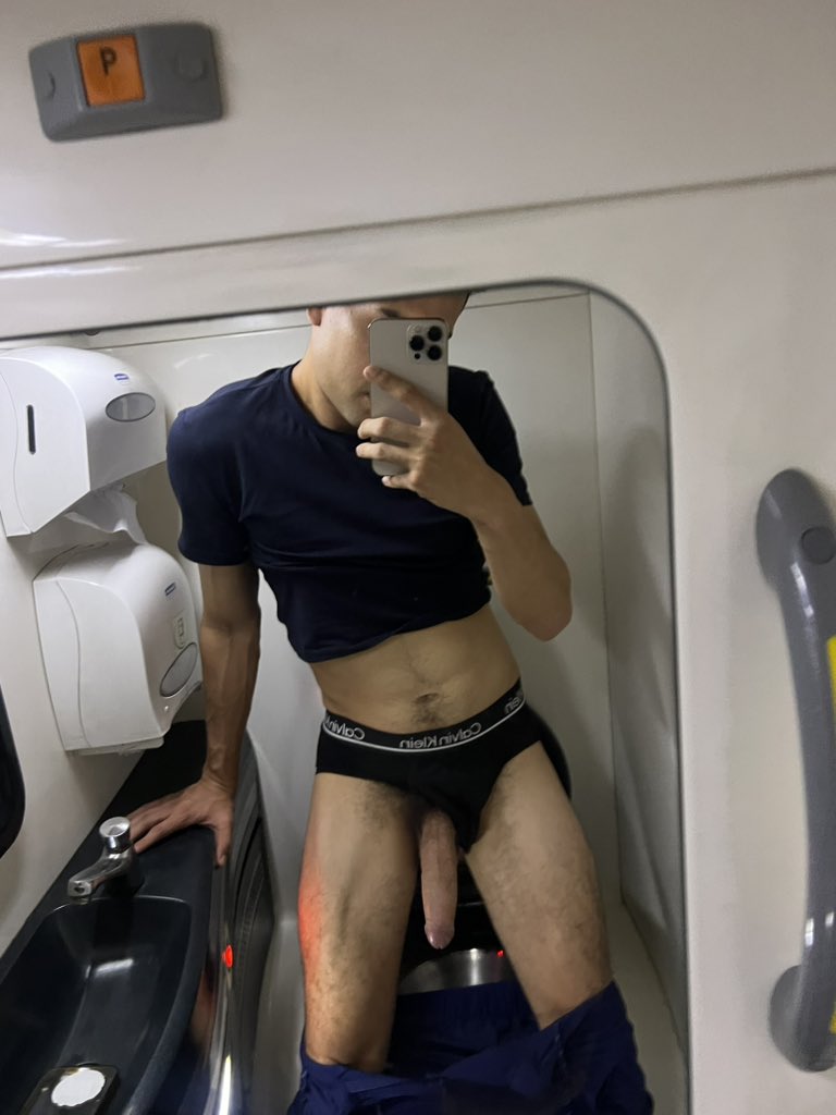 Quien la quiere en su culo Rt y ve tus msj