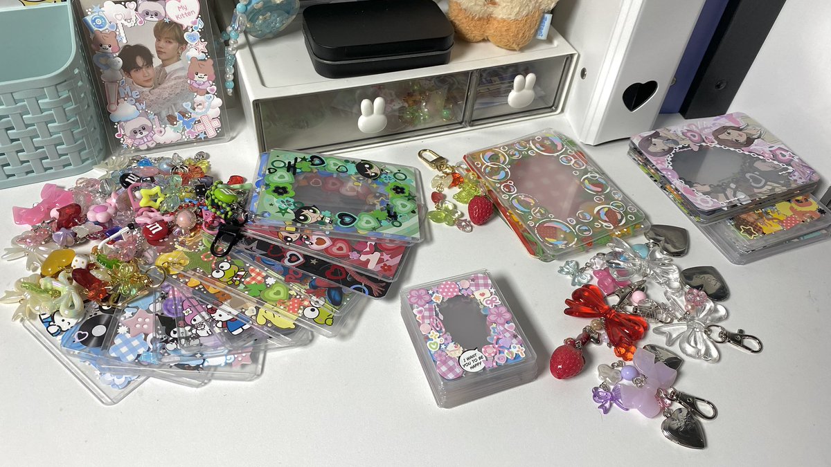 hambincartz's tweet image. pronta entrega topluaders e chaveirinhos 💫

• frete por superfrete
• como comprar? me chame na dm com a foto do(s) que você quer e o seu cep
• não reservo

fotos abaixo 👇🏻