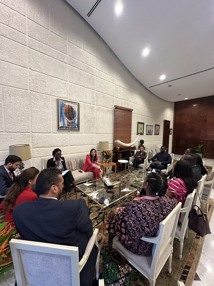 Rencontre avec des acteurs franco-ivoiriens 🇫🇷🤝🏼🇨🇮

Ils sont une richesse : leur double culture contribue à renforcer les relations bilatérales entre la France et la Côte d'Ivoire

👏🏼Félicitations pour vos initiatives dans les domaines économiques, culturel, associatif ou