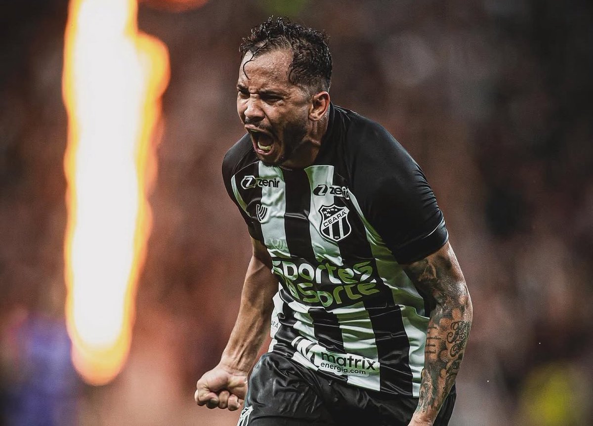 transf_24h's tweet photo. Jogadores do Ceará, que estão em fim de contrato e ficarão livres no mercado se não renovarem:

- Fernando Miguel (goleiro)
- Gabriel Lacerda (zagueiro)
- Lourenço (volante)
- Lucas Mugni (meia)
- Aylon (atacante)

📰| @rcf1994 
📸| Samuel Andrade https://t.co/qbIBjrxwAi