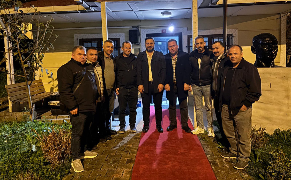 Esselamü aleyküm verahmetullahi ve berekatühü hayırlı geceler geceniz mübarek olsun değerli dostlar