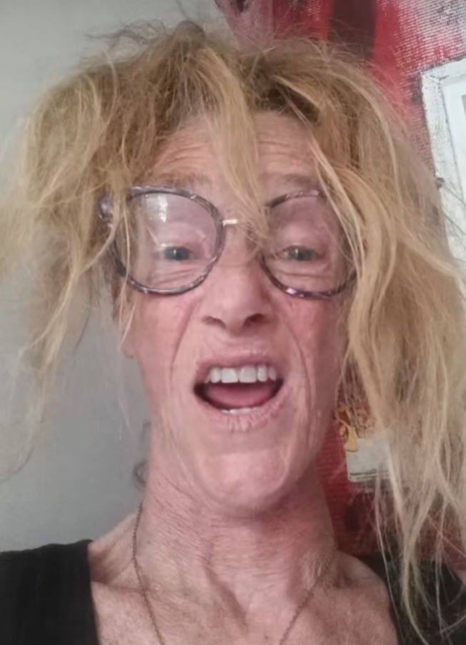 TheRotatorrr's tweet image. Left is me before I bought a bag of $YEE and right is me after I bought a bag

Sick of being poor and ugly???

Buy @YeeErc20