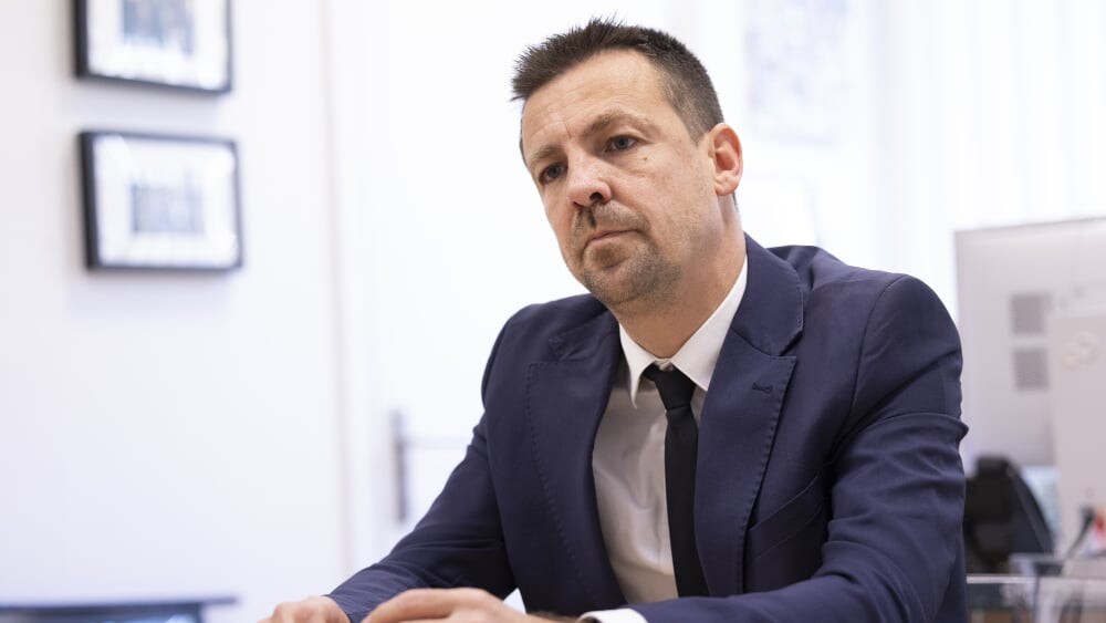 Marseille : Sylvain Souvestre (LR) critique le show de la Bonne Mère… et supprime
👉 l.laprovence.com/QUUS