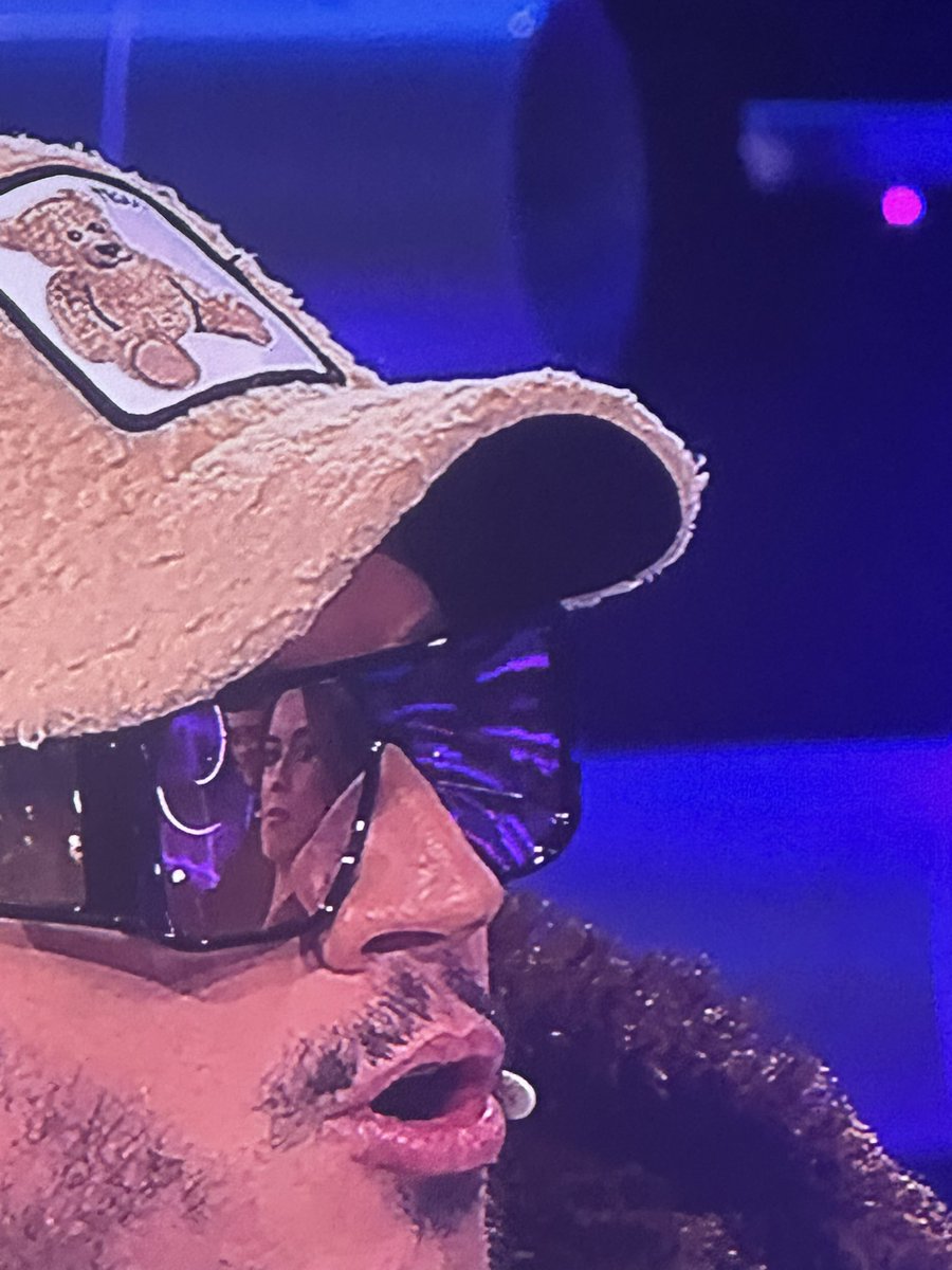 No puedo con Cris Regatero reflejada en las gafas jajajajajajajajajajaj #OTGala12