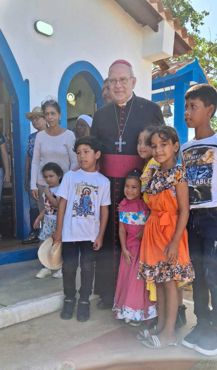 ValeTVCanal5's tweet image. #Iglesia || El pasado fin de semana,  quedó proclamada como santuario la Basílica Menor de Nuestra Señora del Valle, para alegría de los devotos de la Patrona de Oriente.

Mons. Alberto Ortega, Nuncio Apostólico del #Vaticano en Venezuela,  visitó la isla de #Margarita, donde