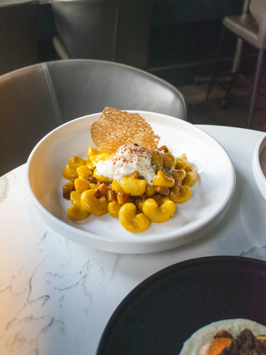 Just a sprinkle of holiday magic… and suddenly, our Tortiglioni Carbonara becomes a celebration! ✨

Semolina Bronze Die Pasta | Hen’s Egg Yolk | Parma Espuma | Guanciale | Black Pepper Croccante